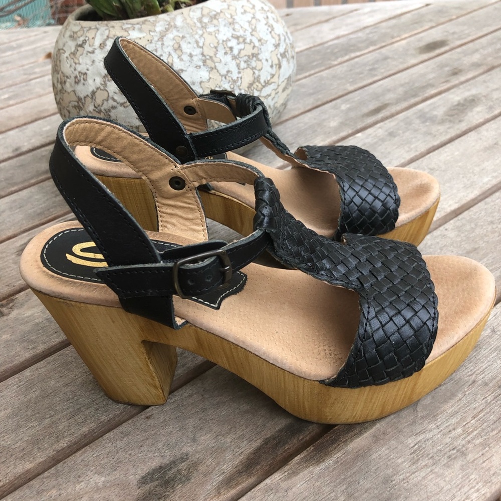 Sbicca Vintage Size 7 Wood Wedge 1970s Style Black Disco Halloween costume shoe